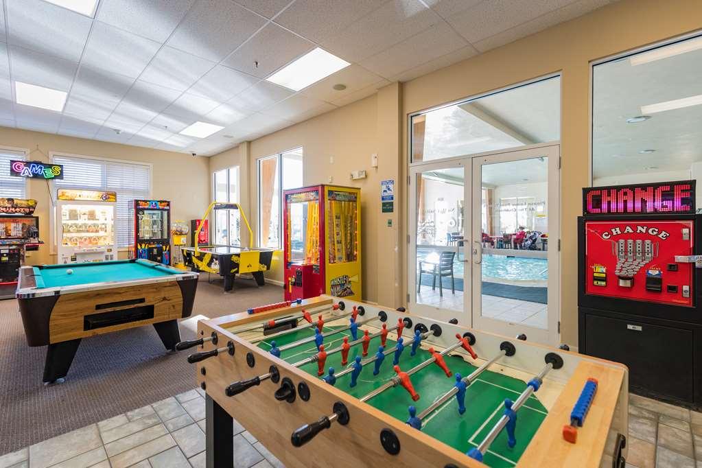 Vacation Village In The Berkshires Ганкок Зручності фото The game room at the Student Life Center