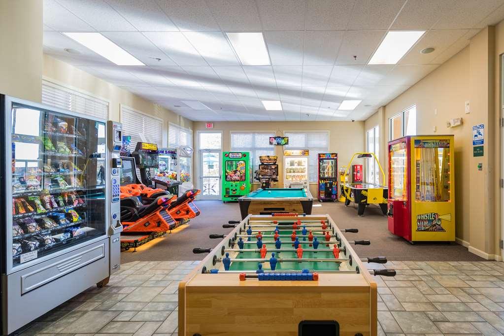 Vacation Village In The Berkshires Ганкок Зручності фото The game room at the National Museum of Play