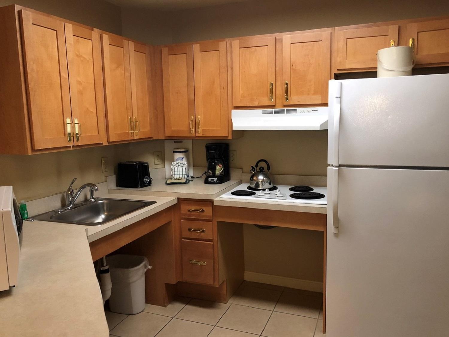 Vacation Village In The Berkshires Ганкок Номер фото A typical kitchen in a typical apartment