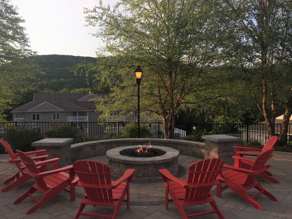 Vacation Village In The Berkshires Ганкок Екстер'єр фото The fire pit at the main lodge