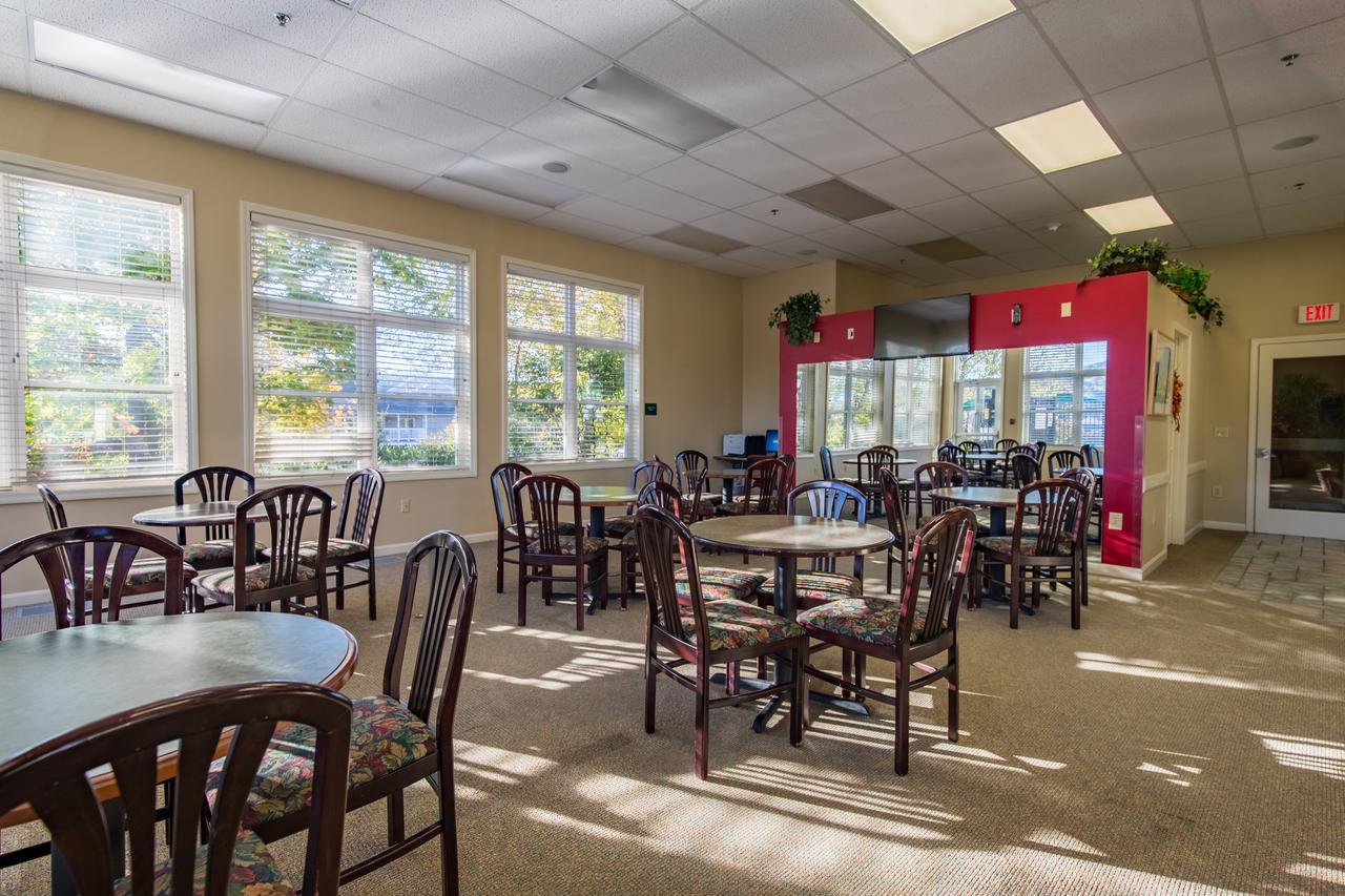 Vacation Village In The Berkshires Ганкок Екстер'єр фото The dining room at the senior center