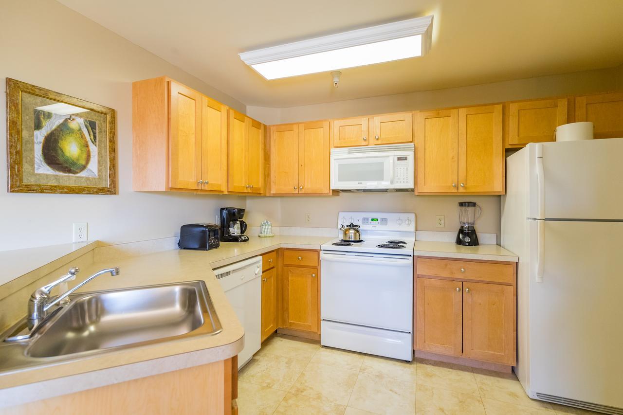 Vacation Village In The Berkshires Ганкок Екстер'єр фото A typical kitchen in a condominium