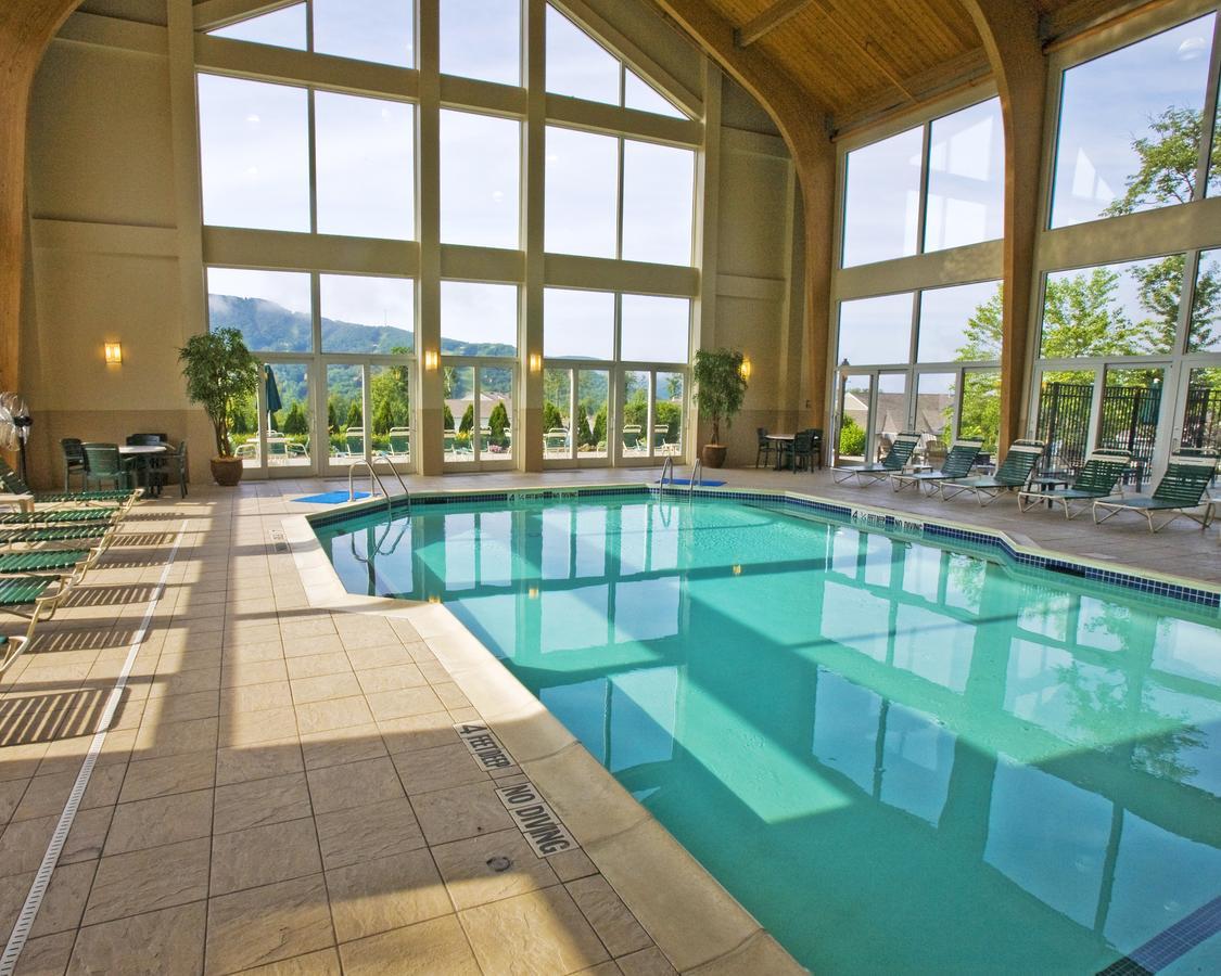 Vacation Village In The Berkshires Ганкок Екстер'єр фото The indoor pool at the Grand Summit Hotel
