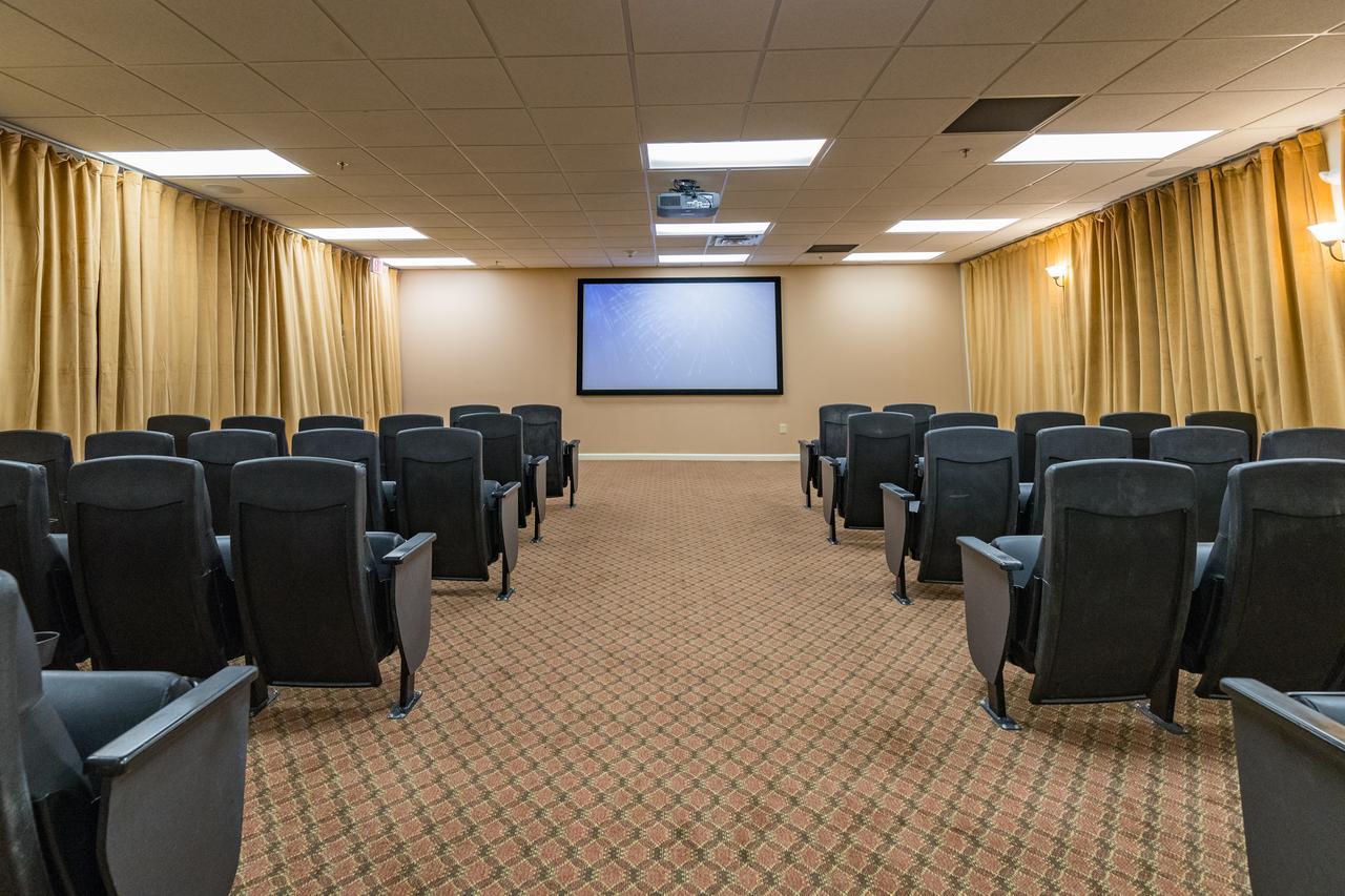 Vacation Village In The Berkshires Ганкок Екстер'єр фото The auditorium at the Center for BrainHealth