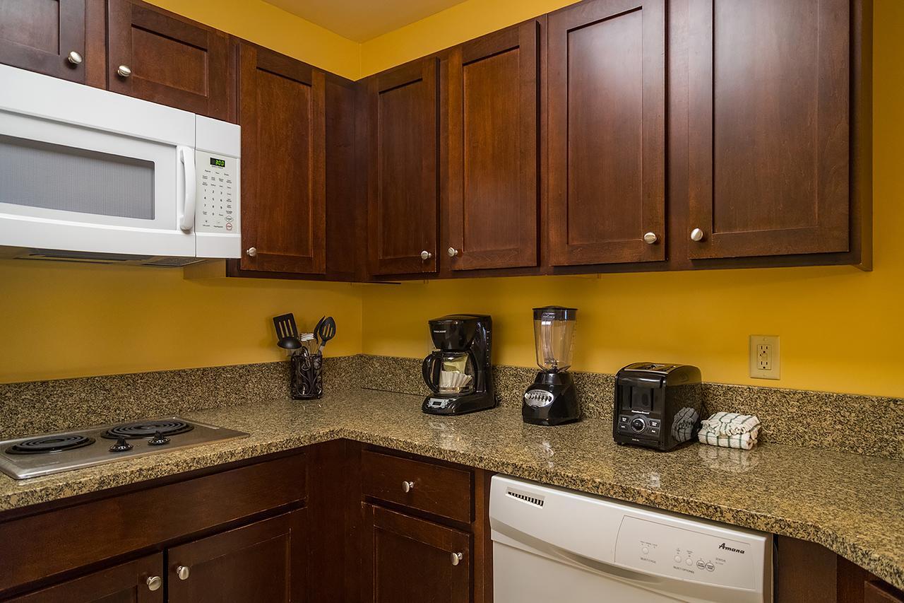 Vacation Village In The Berkshires Ганкок Екстер'єр фото A typical kitchen in a Marriott Vacation Club villa